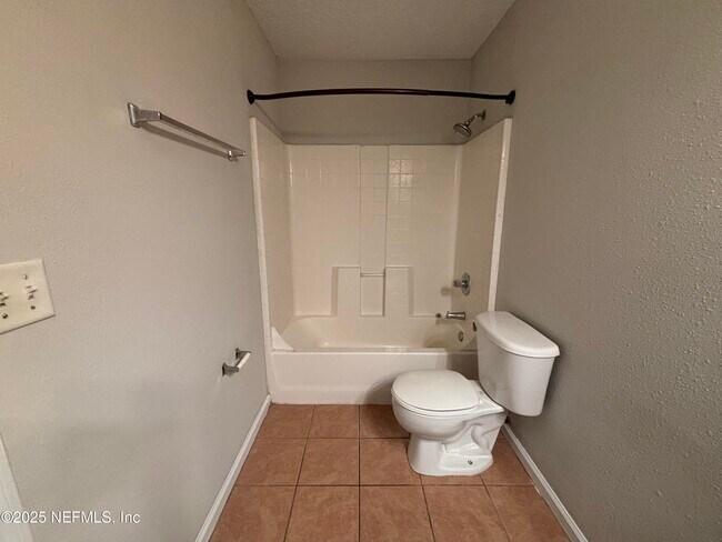 Building Photo - 9612 Clinton Corners Dr