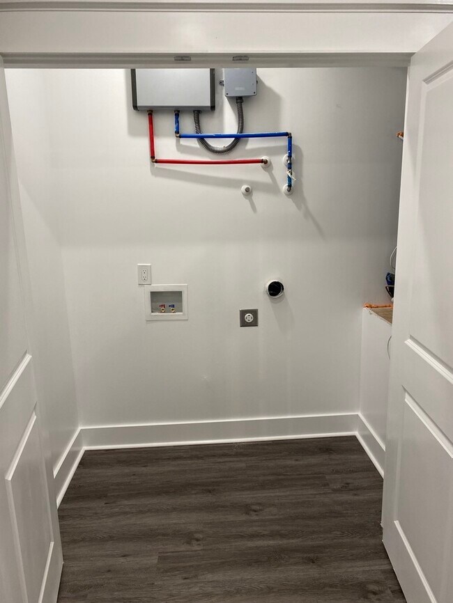 Building Photo - 133 Briarfield Ave