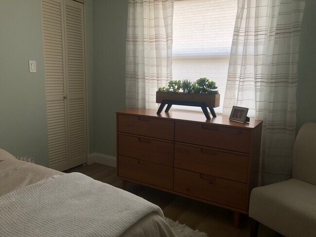 GUEST BEDROOM - 630 Bird Bay Dr E