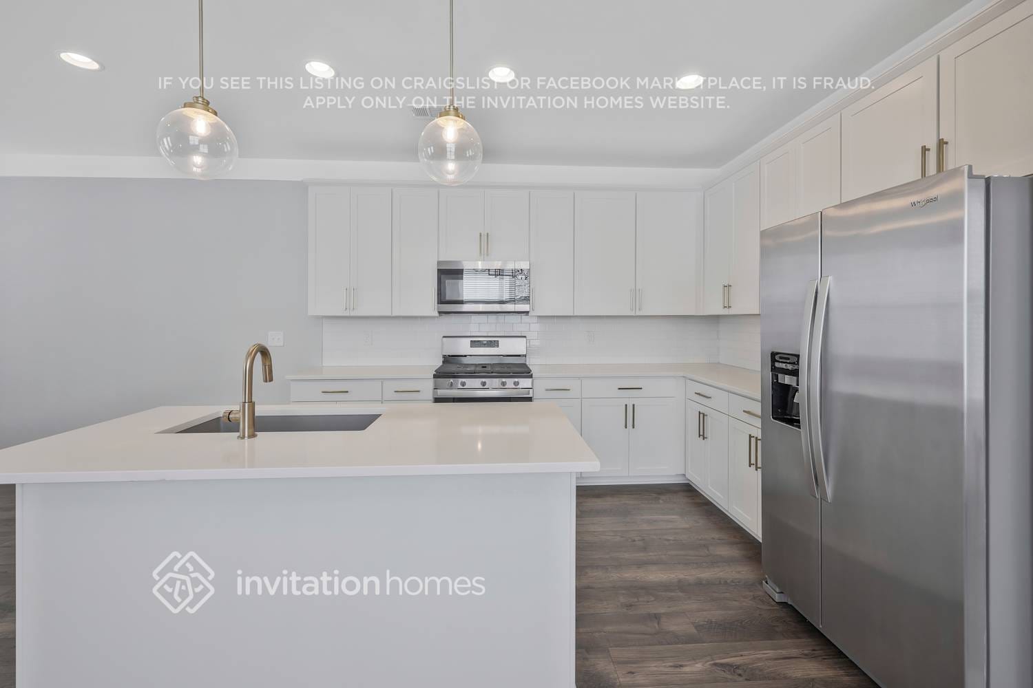 Building Photo - 647 Vernon Ave