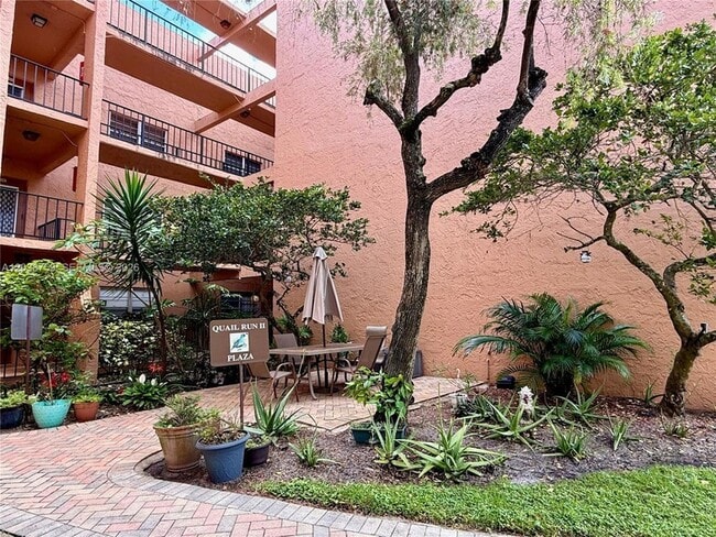 Building Photo - 3048 Sunrise Lakes Dr E