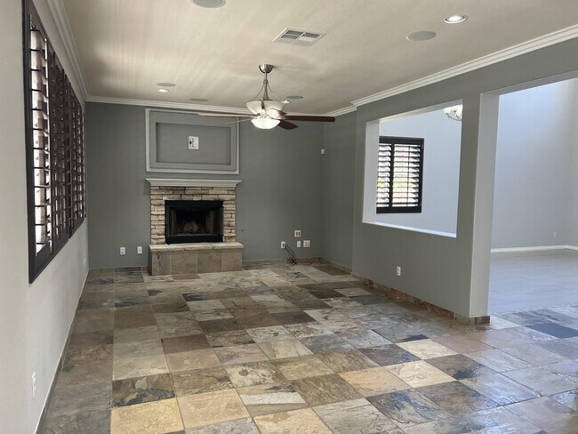 Building Photo - 1176 Saratoga Ct