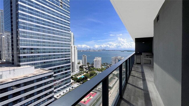 Building Photo - 1451 Brickell Ave