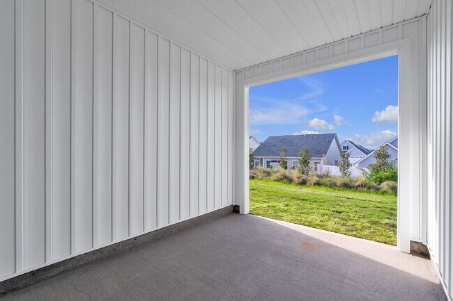 Building Photo - Modern Comfort: 3 Bed, 2.5 Bath Townhome + Primary on Main $1,950/mo rent