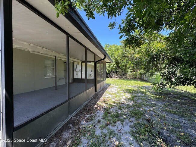 Building Photo - 2831 W Eau Gallie Blvd