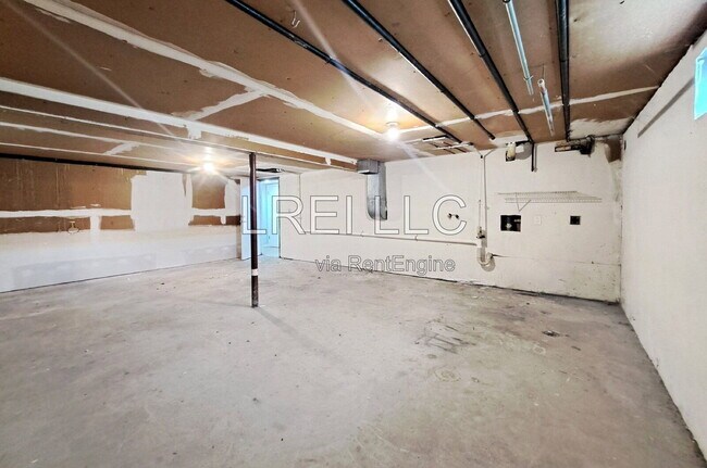 Building Photo - 3325 Breckenridge Ln