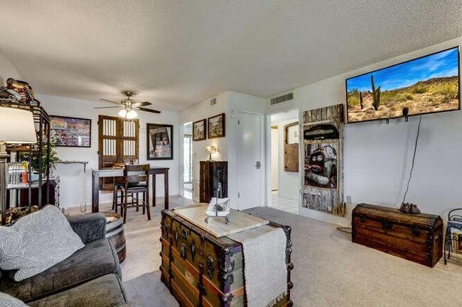 Building Photo - 12602 N 105th Ave