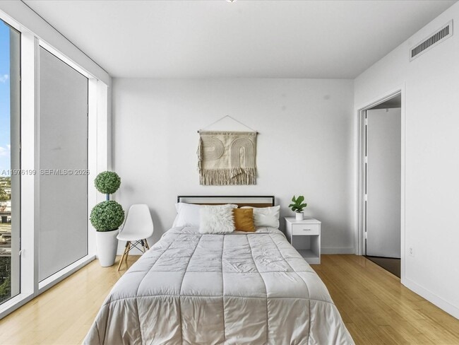 Building Photo - 1040 Biscayne Blvd