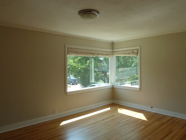 Building Photo - 2257 E 2700 S