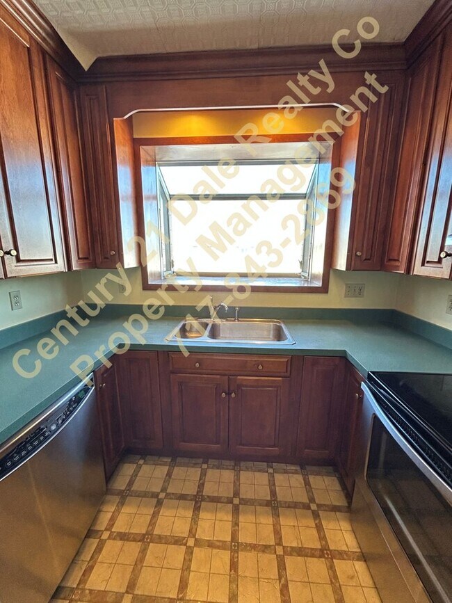 Building Photo - Beautiful 3 Bedroom 1 Bath Home in Dallastown Schools with a Large detached 2 Car Garage