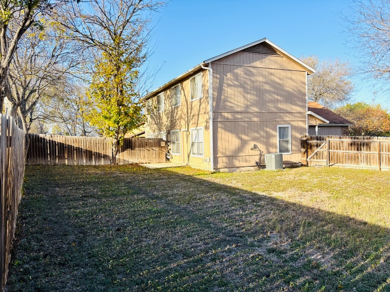 Building Photo - 6303 Worchester Knoll