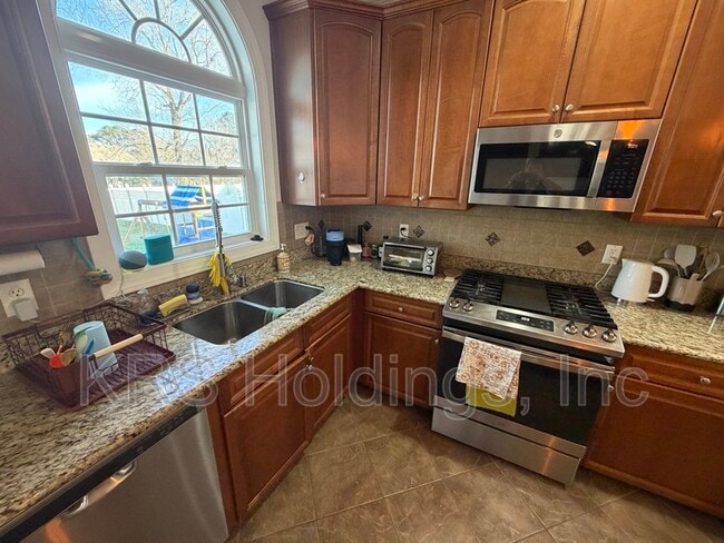 Building Photo - 516 Bells Hollow Ct