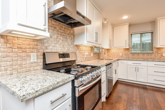 Building Photo - 5815 Dryad Dr