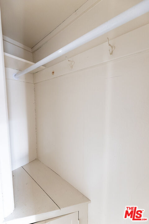 Building Photo - 946 S Burlington Ave