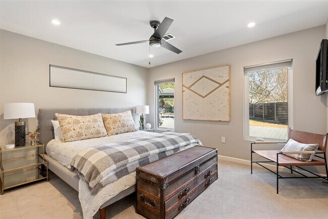 Building Photo - 6805 Western Oaks Blvd