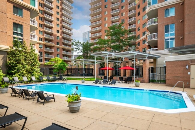 Building Photo - The Alexander Apartments