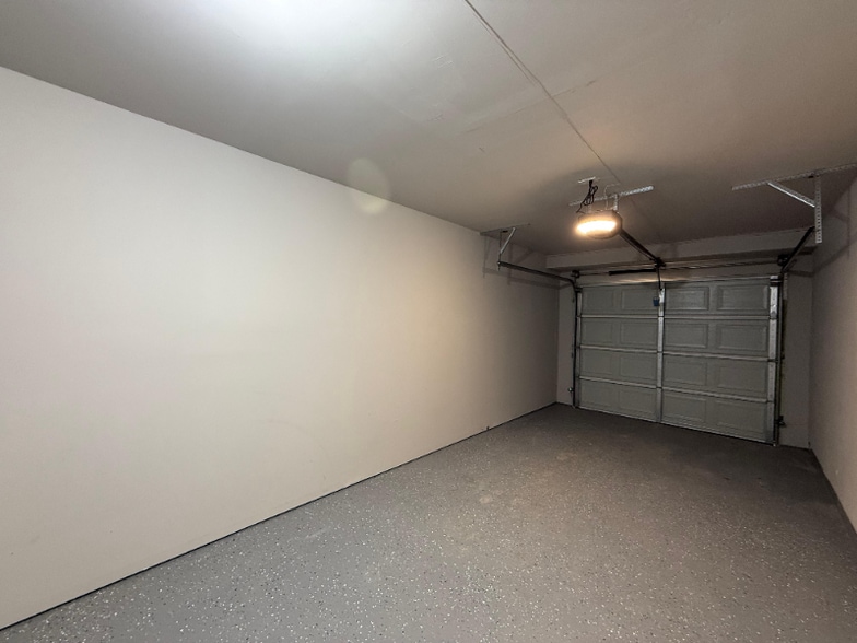 Building Photo - 4410 Moana Dr