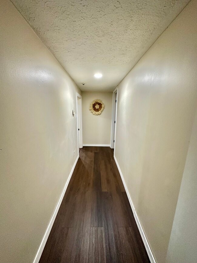 Building Photo - 4927 W Southern Ave