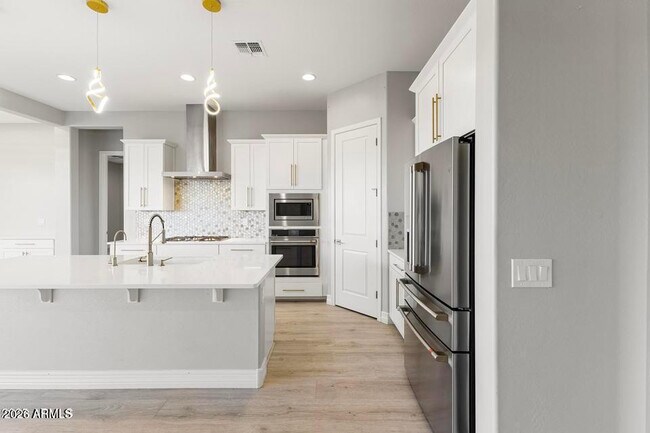 Building Photo - 11086 W Hadley St