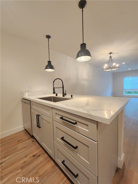 Building Photo - 120 S Francisca Ave