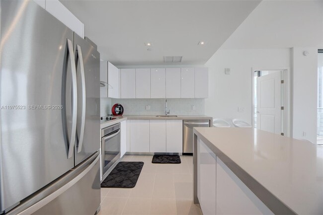 Building Photo - 1600 NE 1st Ave