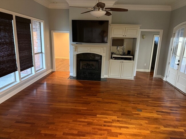 Building Photo - Live Oak Landing