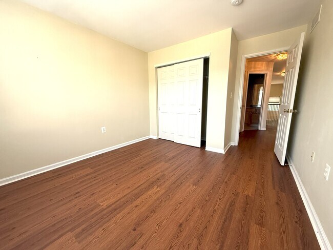 Building Photo - 379 Wheatfield Cir