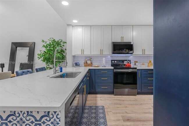 Building Photo - 8770 Azalea Ct