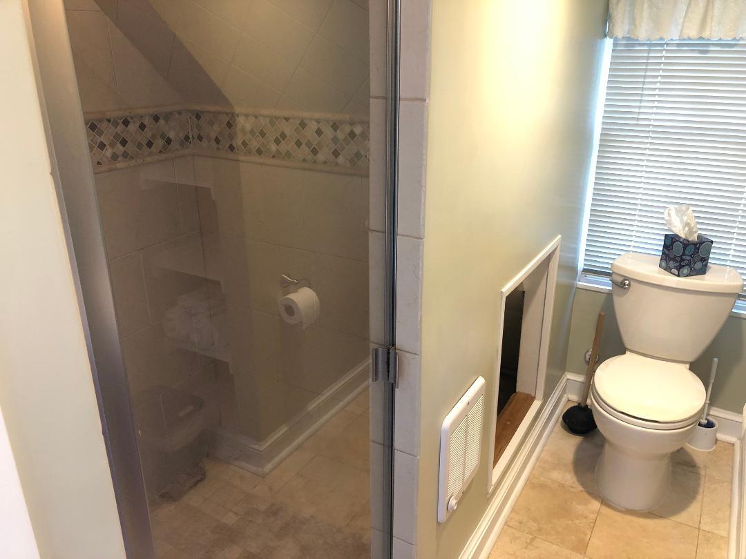 Glass enclosed shower. - 5804 Searl Ter