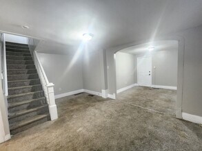 Building Photo - 778 W Main St