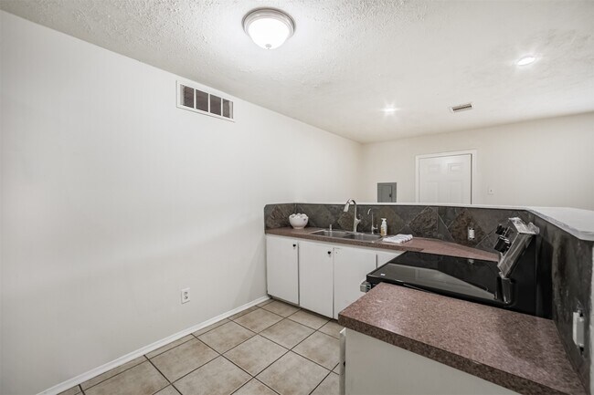 Building Photo - 16722 Moary Firth Dr