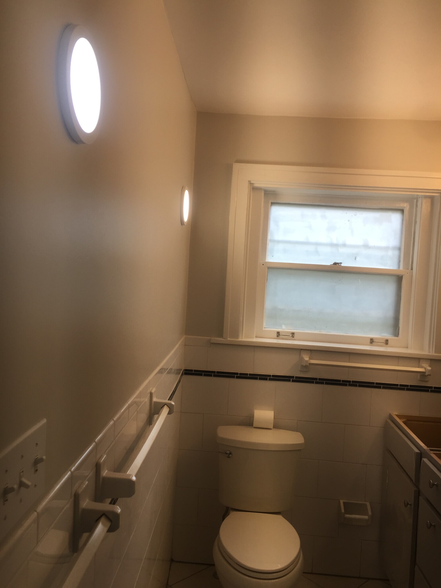 Bath Room - 6035 Oak St