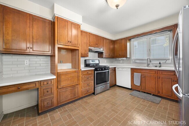 Building Photo - 531 S 13th St