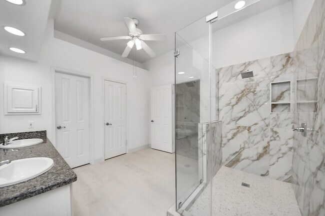 Building Photo - 103 Lakeridge Dr