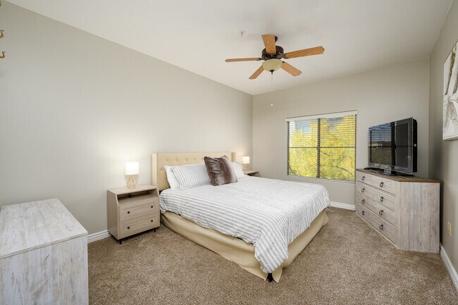 Building Photo - 5350 E Deer Valley Dr
