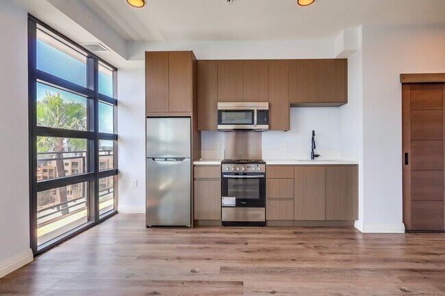 Building Photo - Brand New Loft in Prime Koreatown with DTLA Skyline Views Available! Must See! Call Today