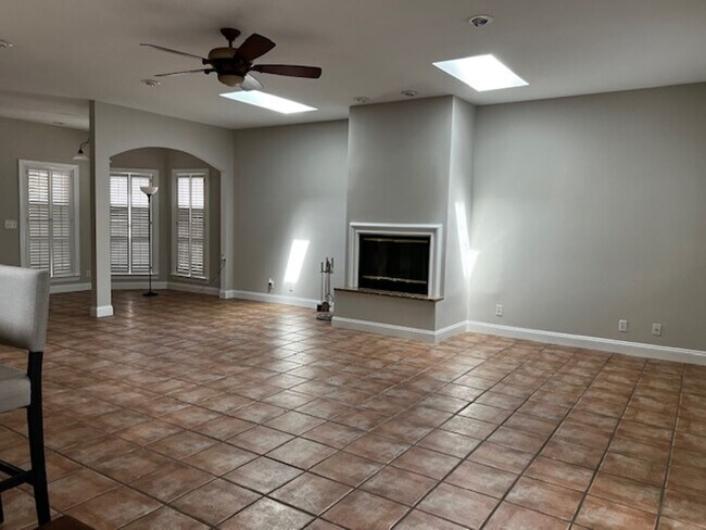 Building Photo - Bermuda Pointe