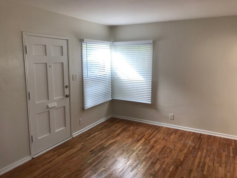 Building Photo - 4354 Elenda St