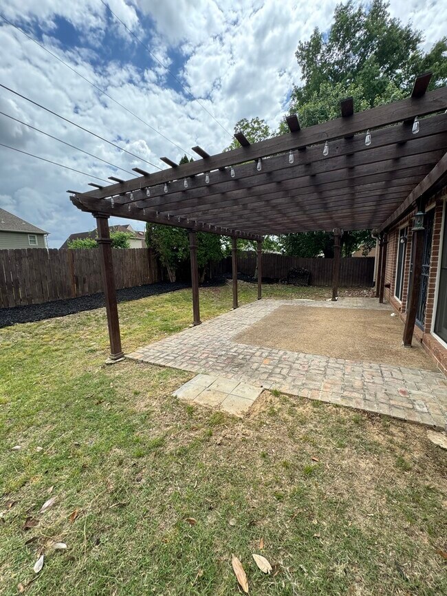 Building Photo - 1966 Abbott Cove