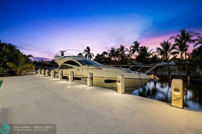 Building Photo - 401 Lido Dr