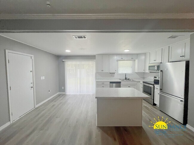 Building Photo - Charming 3 Bedroom Home in Crestview!