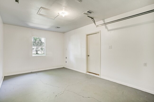 Building Photo - 1516 Story St