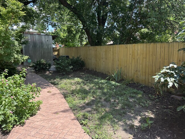 Building Photo - 3332 Grayland Ave