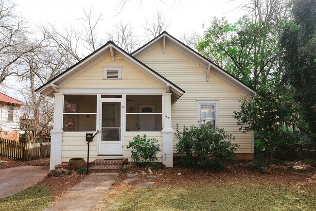 Primary Photo - 150 Hall St