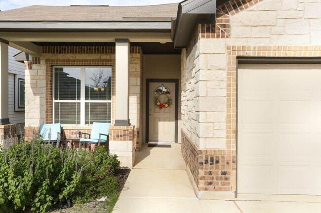 Building Photo - 179 Kayla Ave
