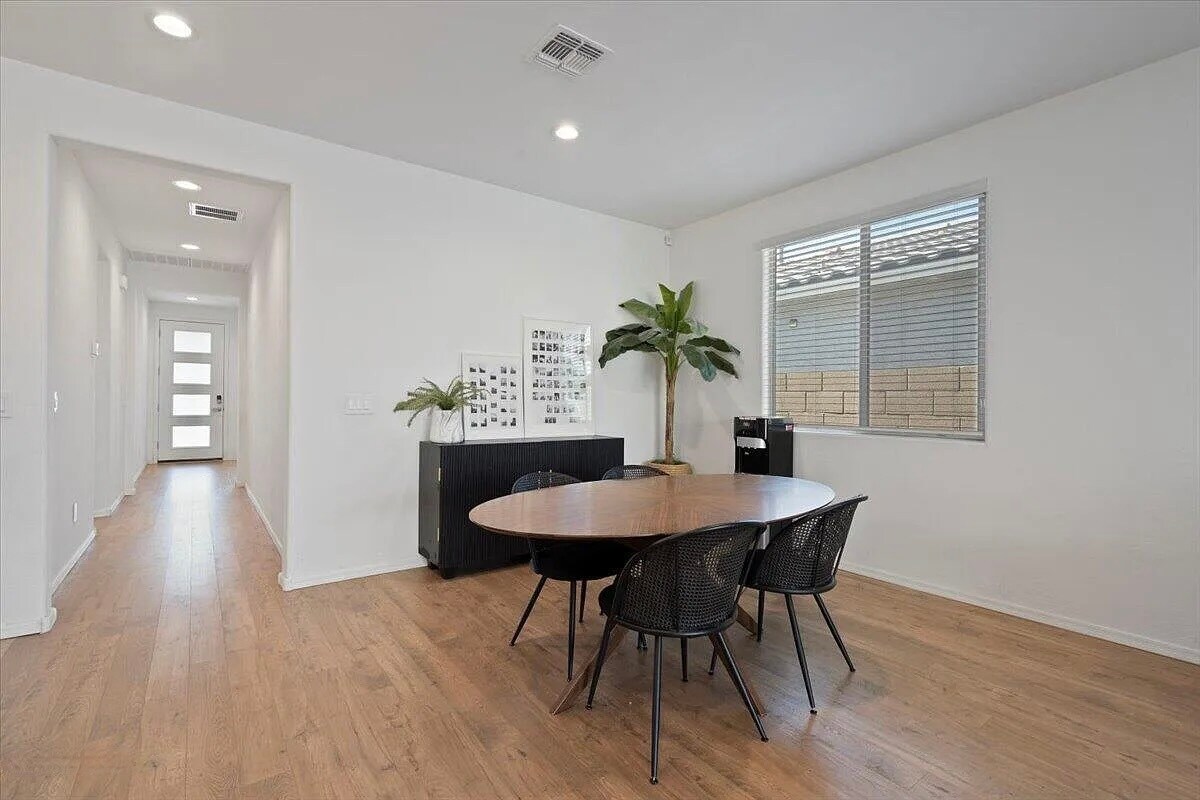Building Photo - 6313 N 68th Dr