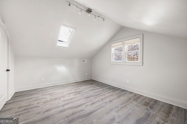 Building Photo - 193 Feld Ave