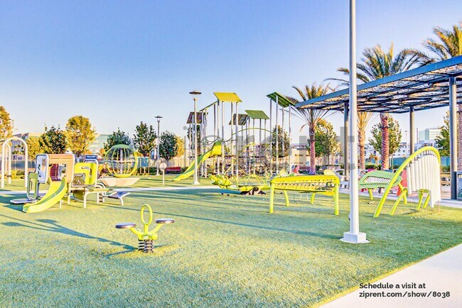 Building Photo - 1896 S Westside Dr