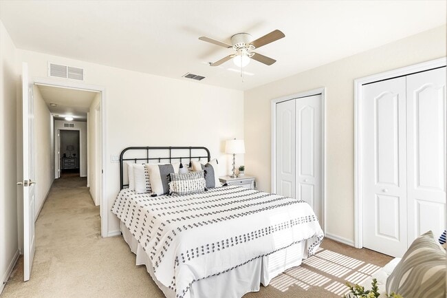Building Photo - 9420 Ivy Brook Run