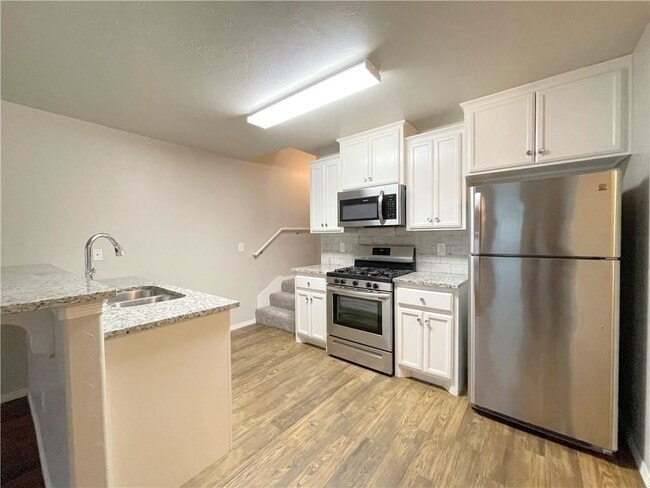 Building Photo - 2117 Buena Vida Ln